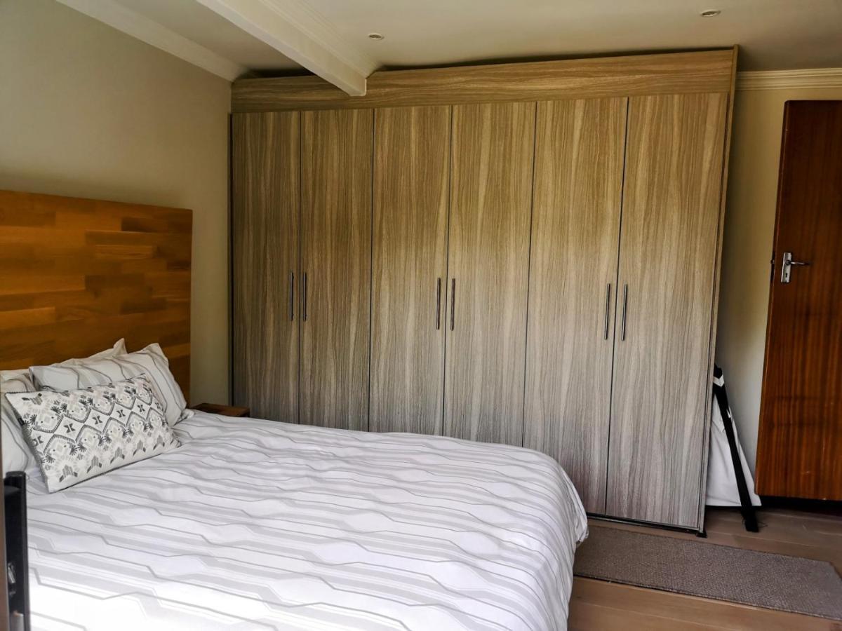 Rest-A-While Guest House - Pretoria-Noord Dış mekan fotoğraf