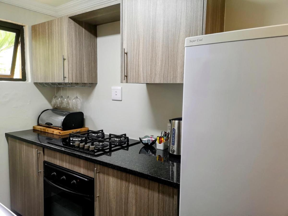 Rest-A-While Guest House - Pretoria-Noord Dış mekan fotoğraf