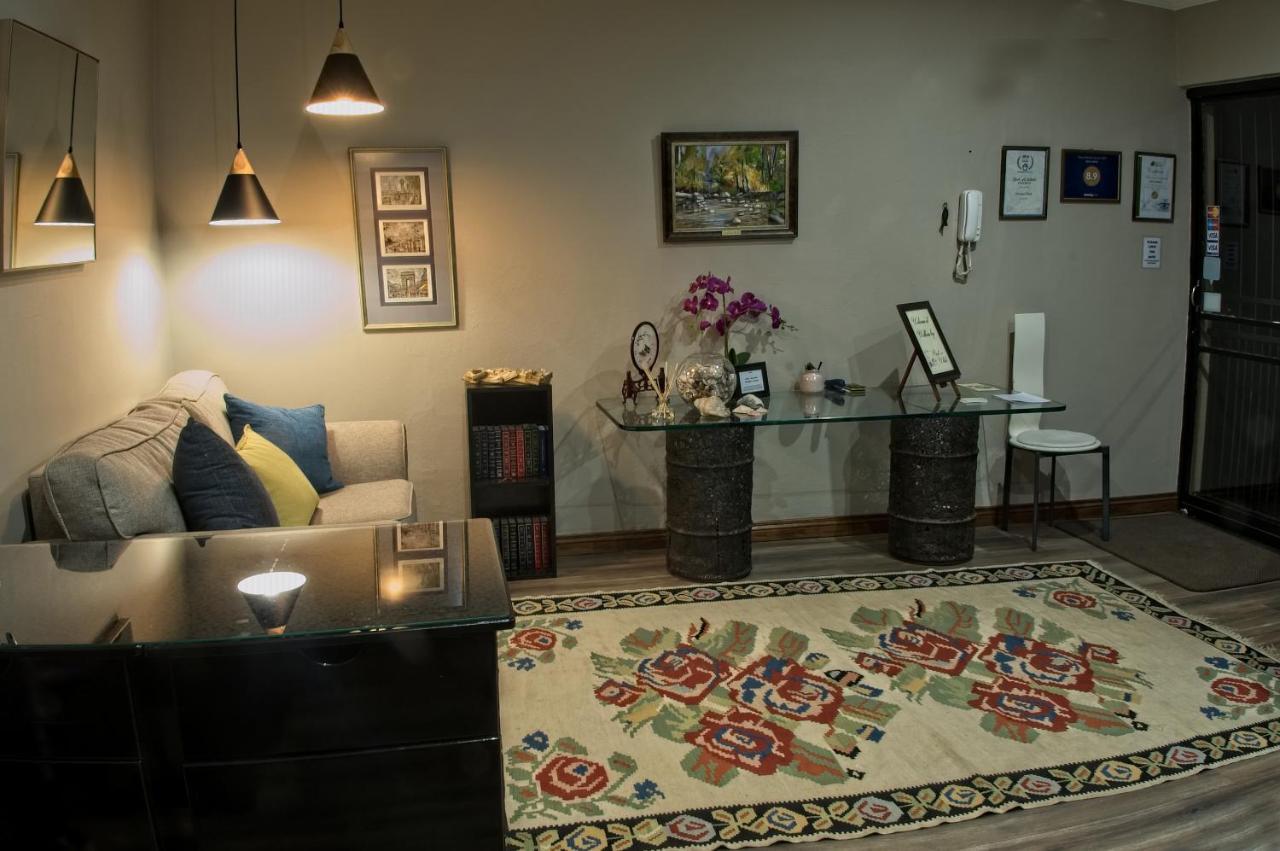 Rest-A-While Guest House - Pretoria-Noord Dış mekan fotoğraf