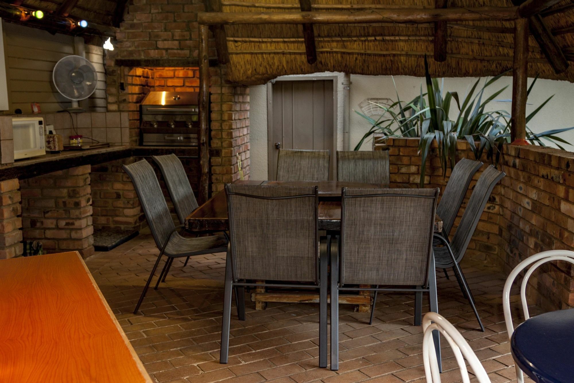 Rest-A-While Guest House - Pretoria-Noord Dış mekan fotoğraf