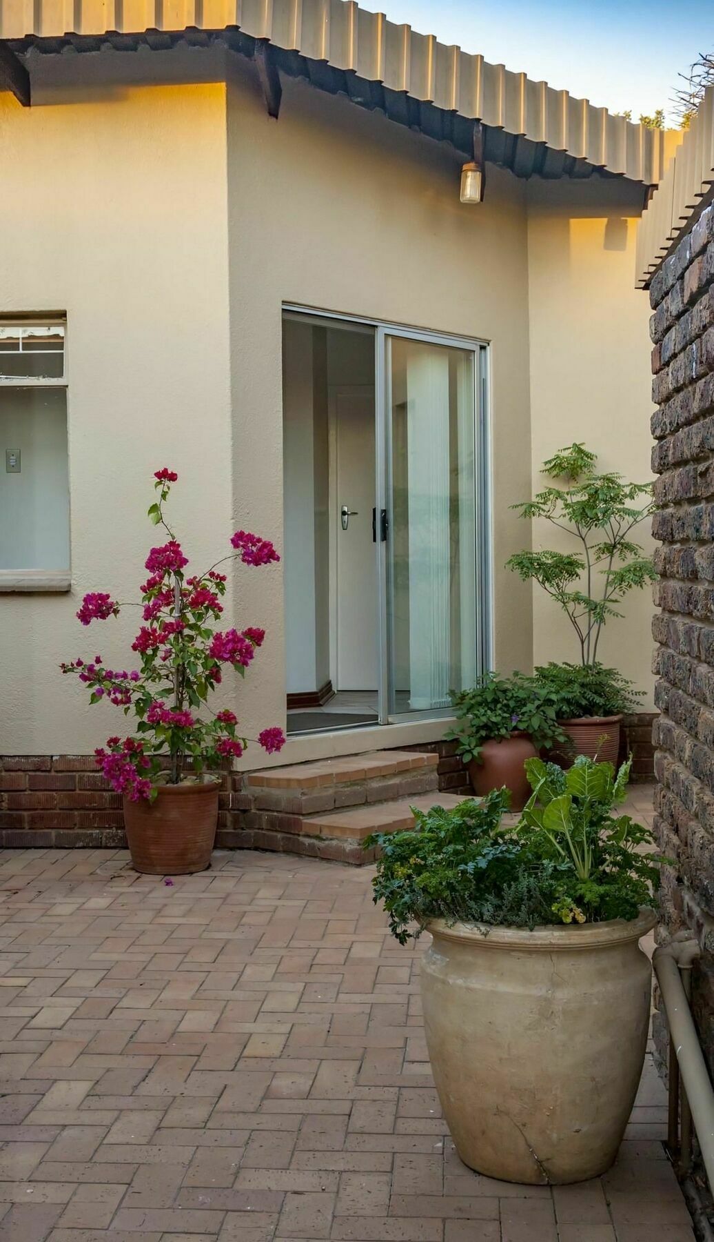 Rest-A-While Guest House - Pretoria-Noord Dış mekan fotoğraf