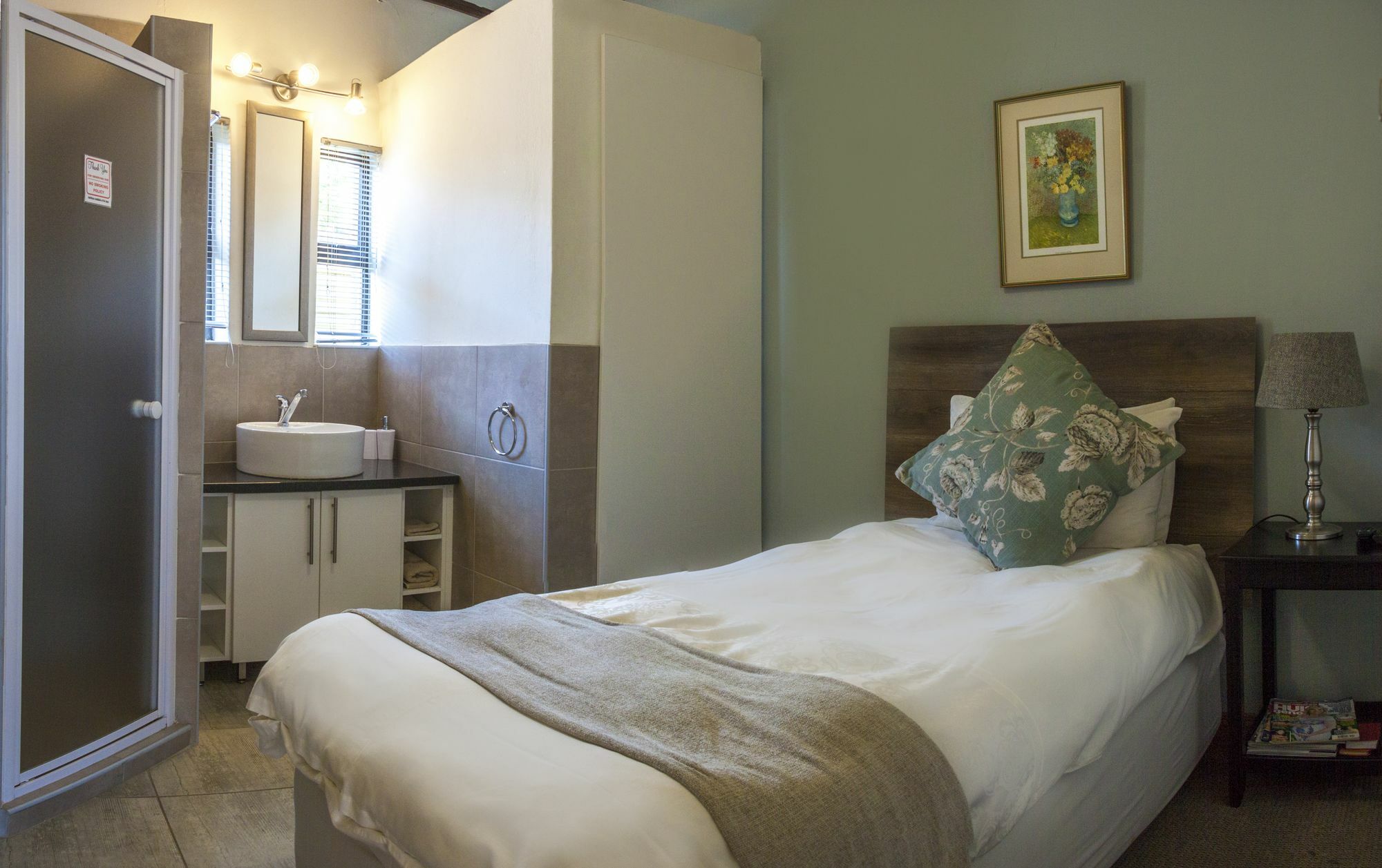 Rest-A-While Guest House - Pretoria-Noord Dış mekan fotoğraf