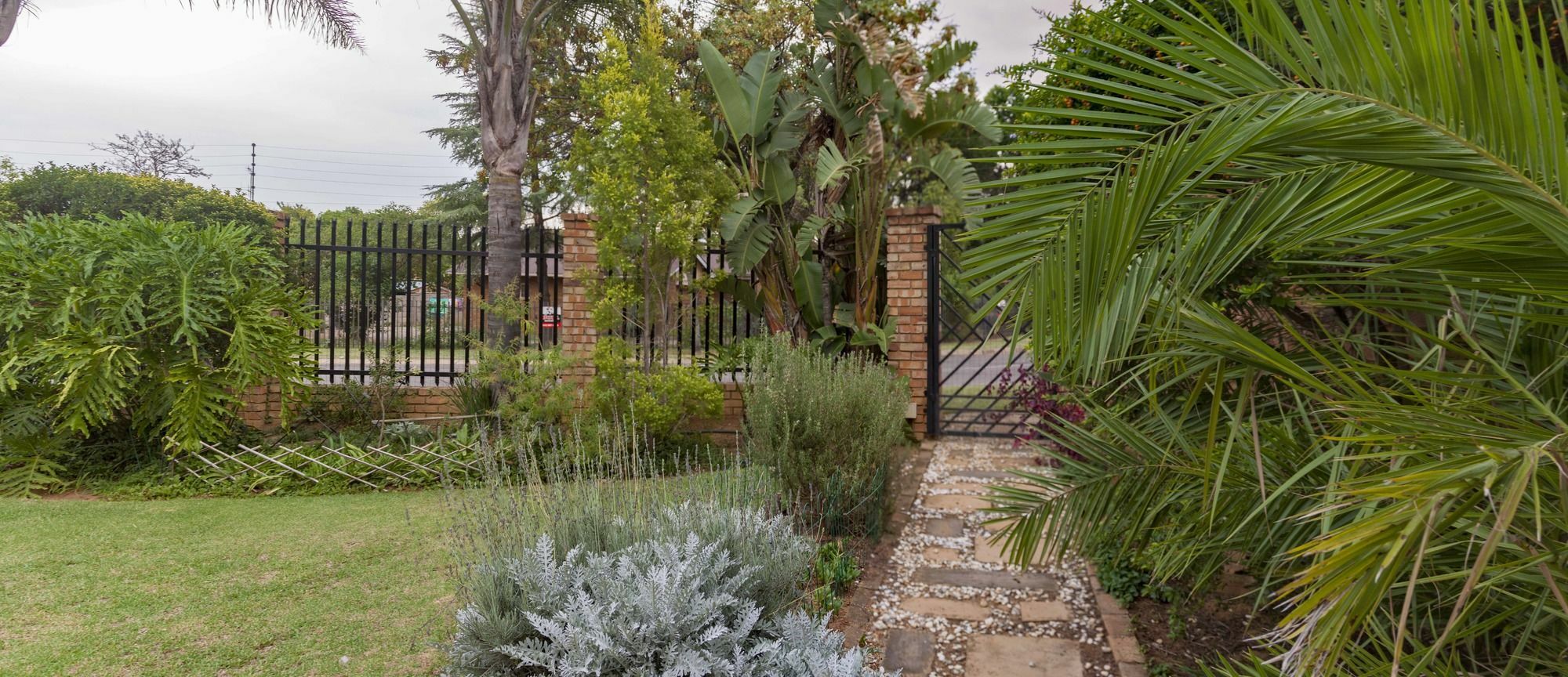 Rest-A-While Guest House - Pretoria-Noord Dış mekan fotoğraf